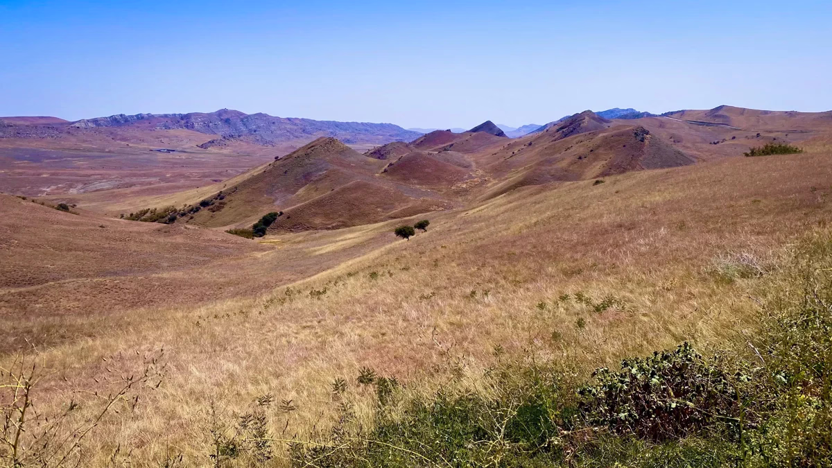 Private Tour to Rainbow Mountains and David Gareja - Image 9