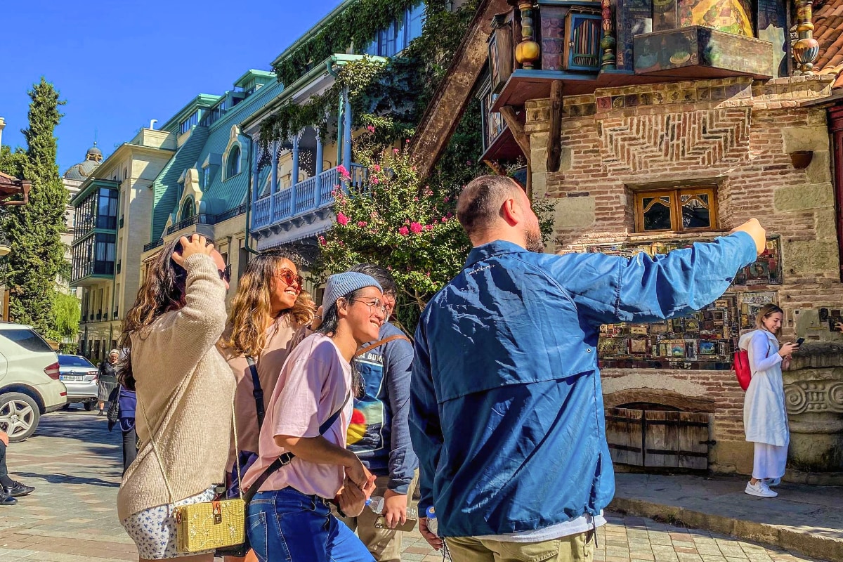Tbilisi Old Town Walking Tour with Cable Car Ride & Local Food Tasting